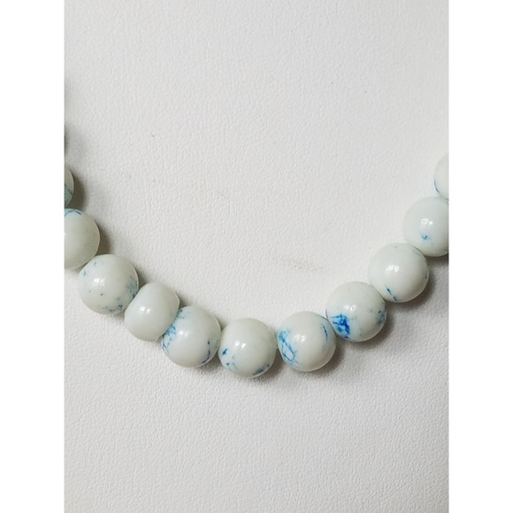 Teng Yue Tie Dye Marbled White with Blue Beaded Necklace - Picture 6 of 10